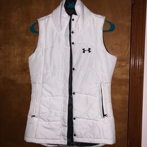 UNDER ARMOUR | White puffer vest